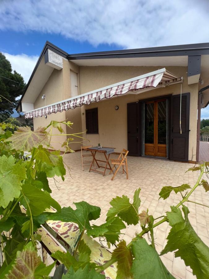 Casa Vacanze "Sautufao" Santa Venerina Esterno foto