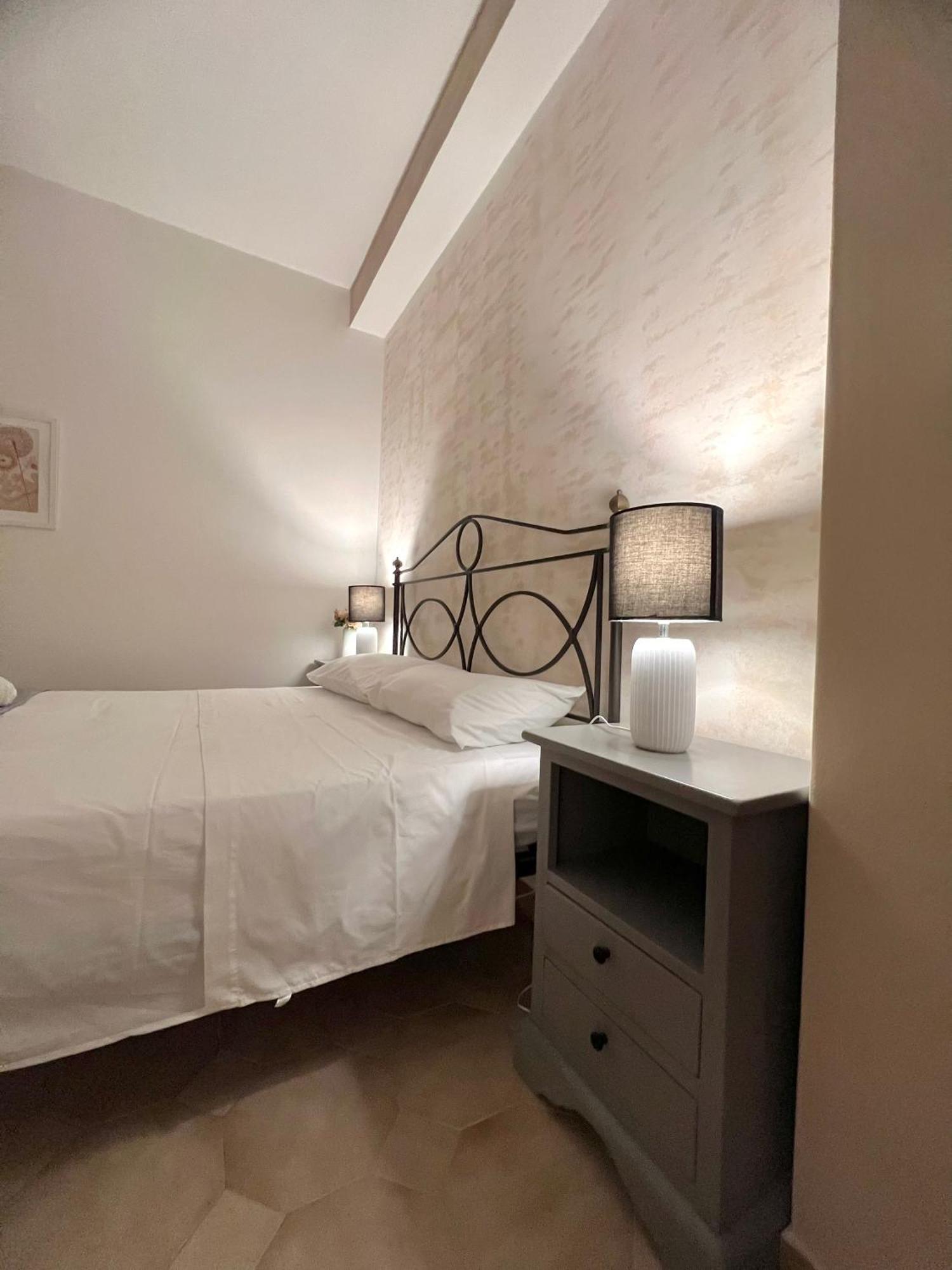 Casa Vacanze "Sautufao" Santa Venerina Esterno foto