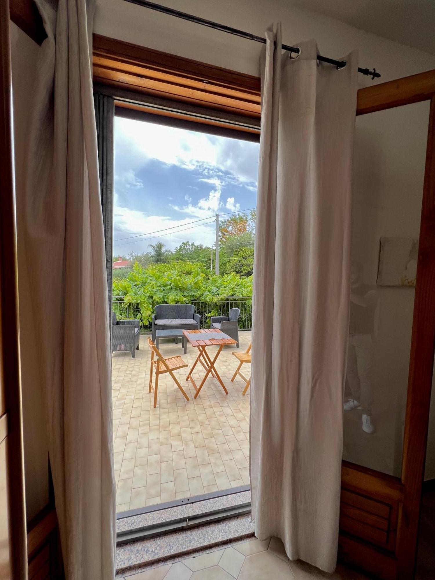 Casa Vacanze "Sautufao" Santa Venerina Esterno foto