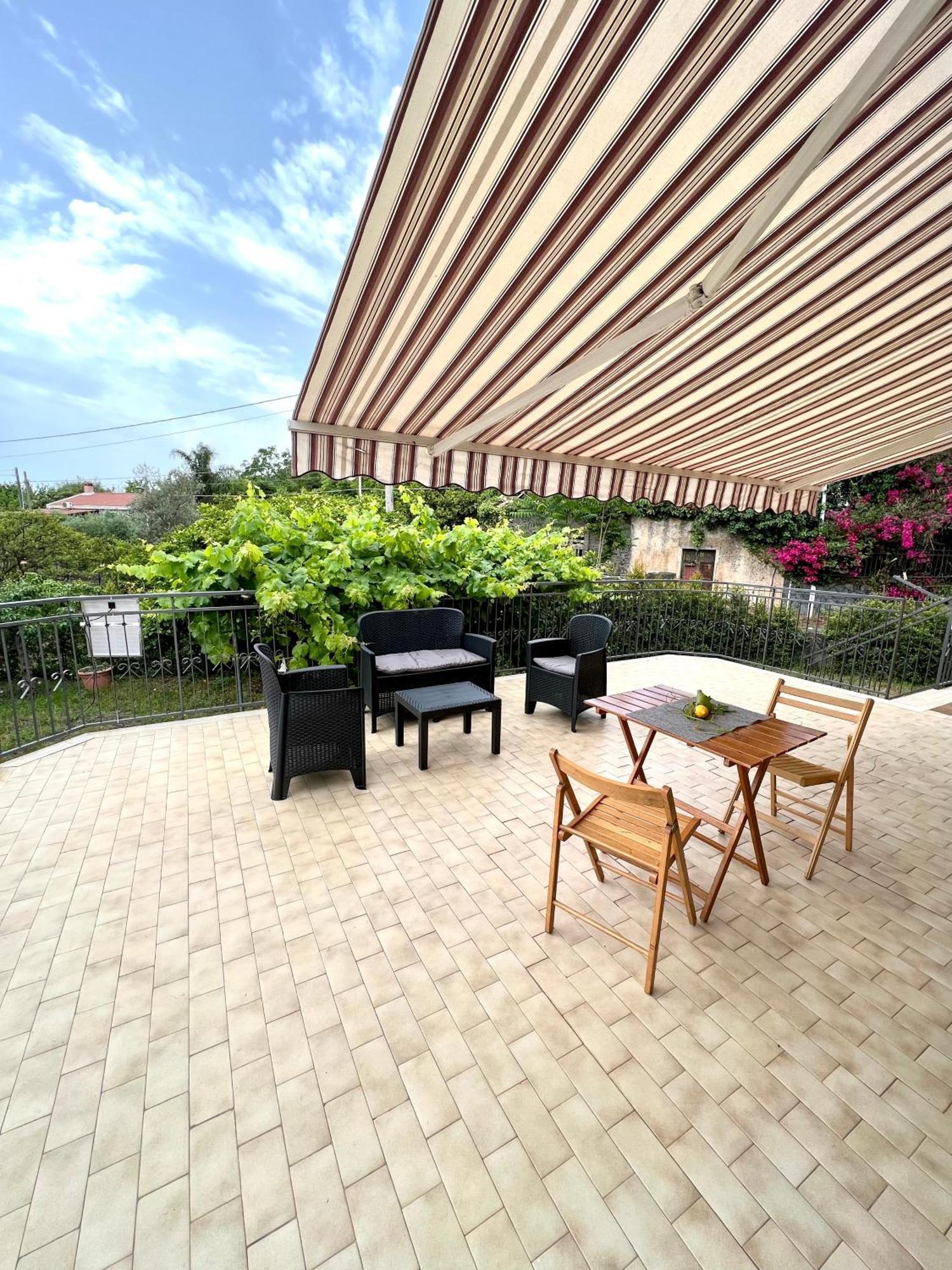 Casa Vacanze "Sautufao" Santa Venerina Esterno foto